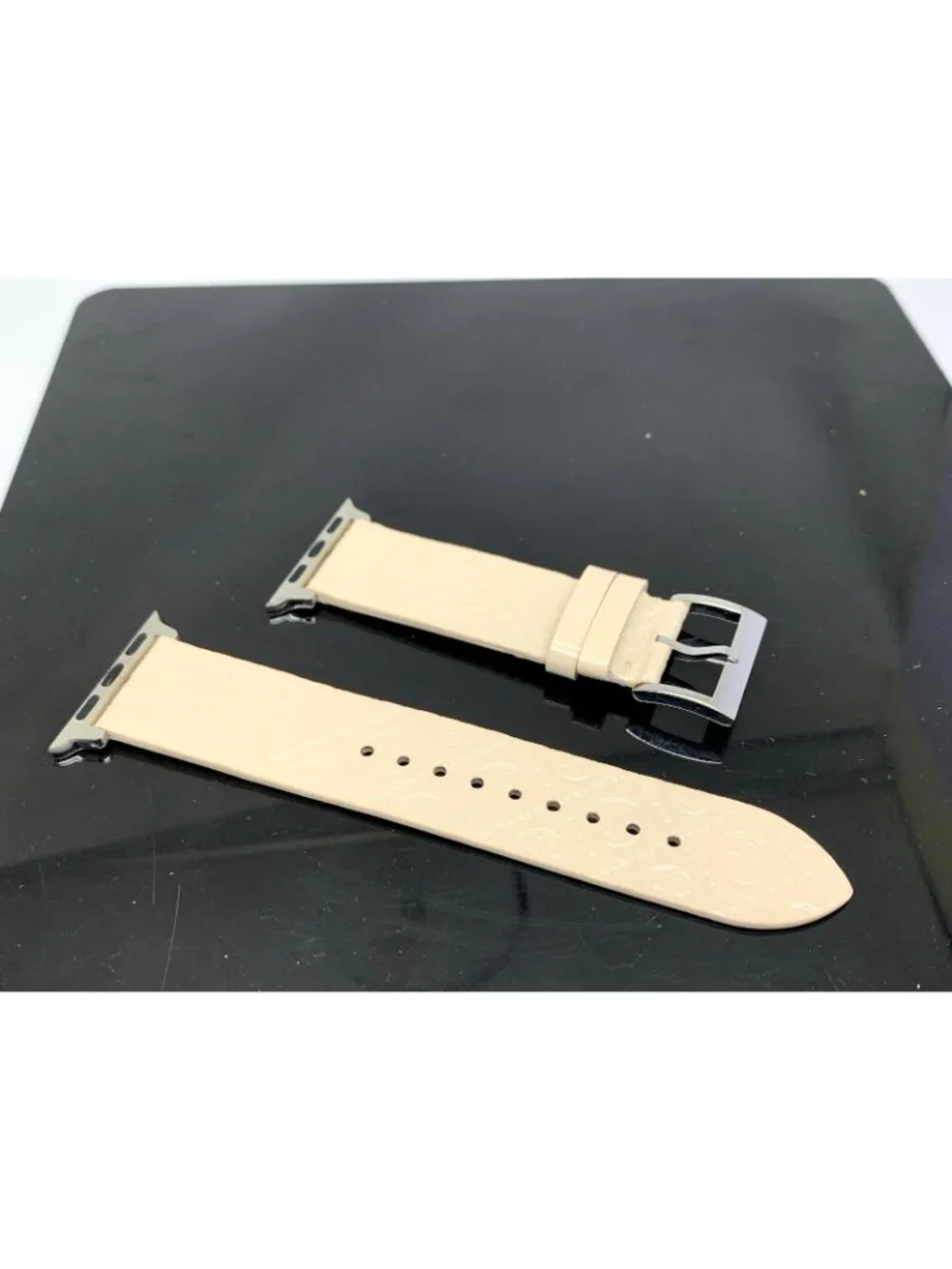 Tory Burch Apple Watch Band Case Size 38/40mm Cream Leather Strap